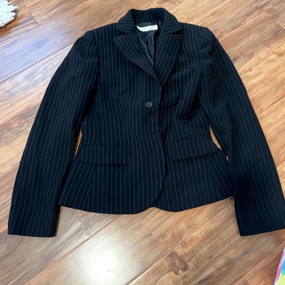 TAHARI PIN STRIPE BLAZER